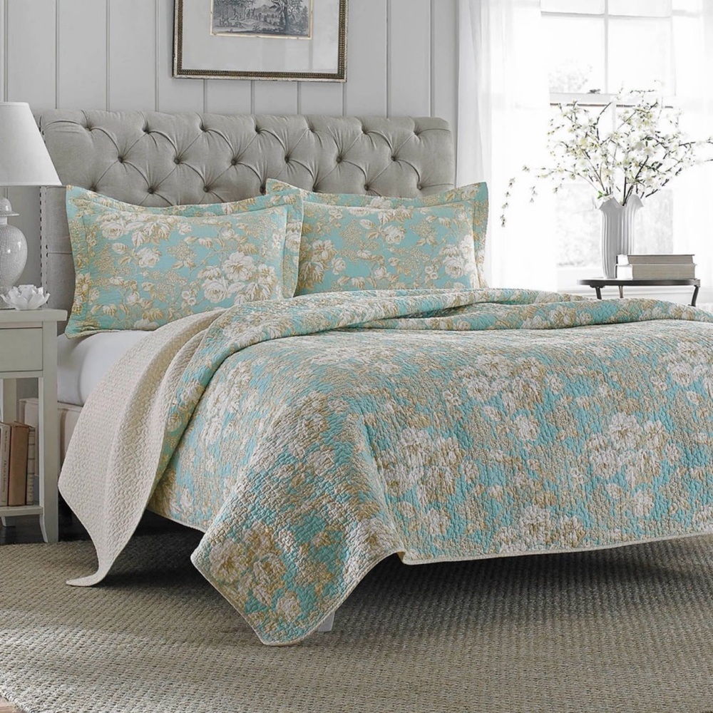 Laura Ashley Brompton Serene Blue and Cream Floral 3 PC Quilt Set